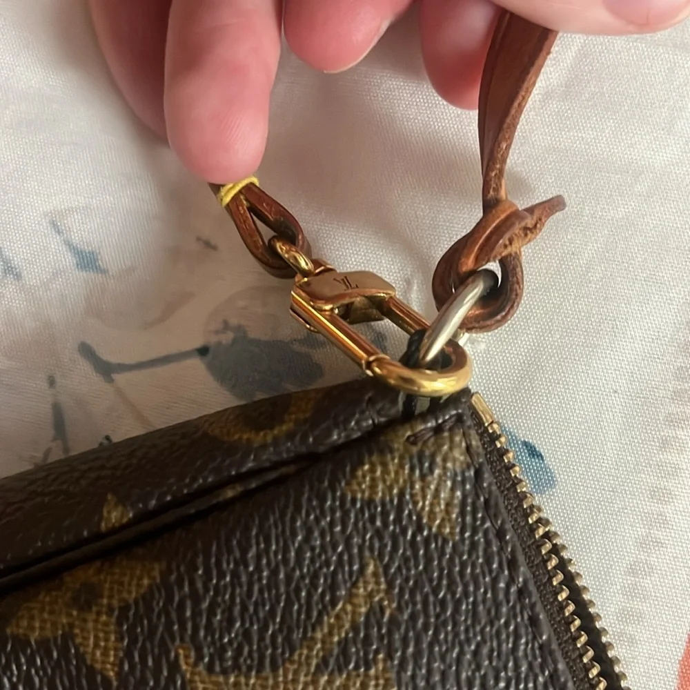 COPY - Authentic Vintage Louis Vuitton! - Picture 11 of 12